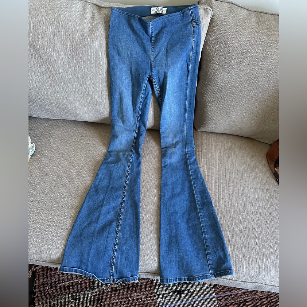 We The Free Bellbottom Jeans (size 24) NWOT